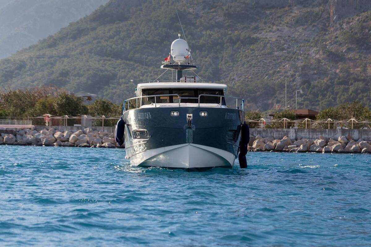 Экстерьер Azimut Magellano 43 HT, 2
