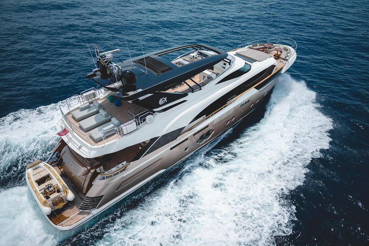 Экстерьер MCY 96 M/Y MIA 2017