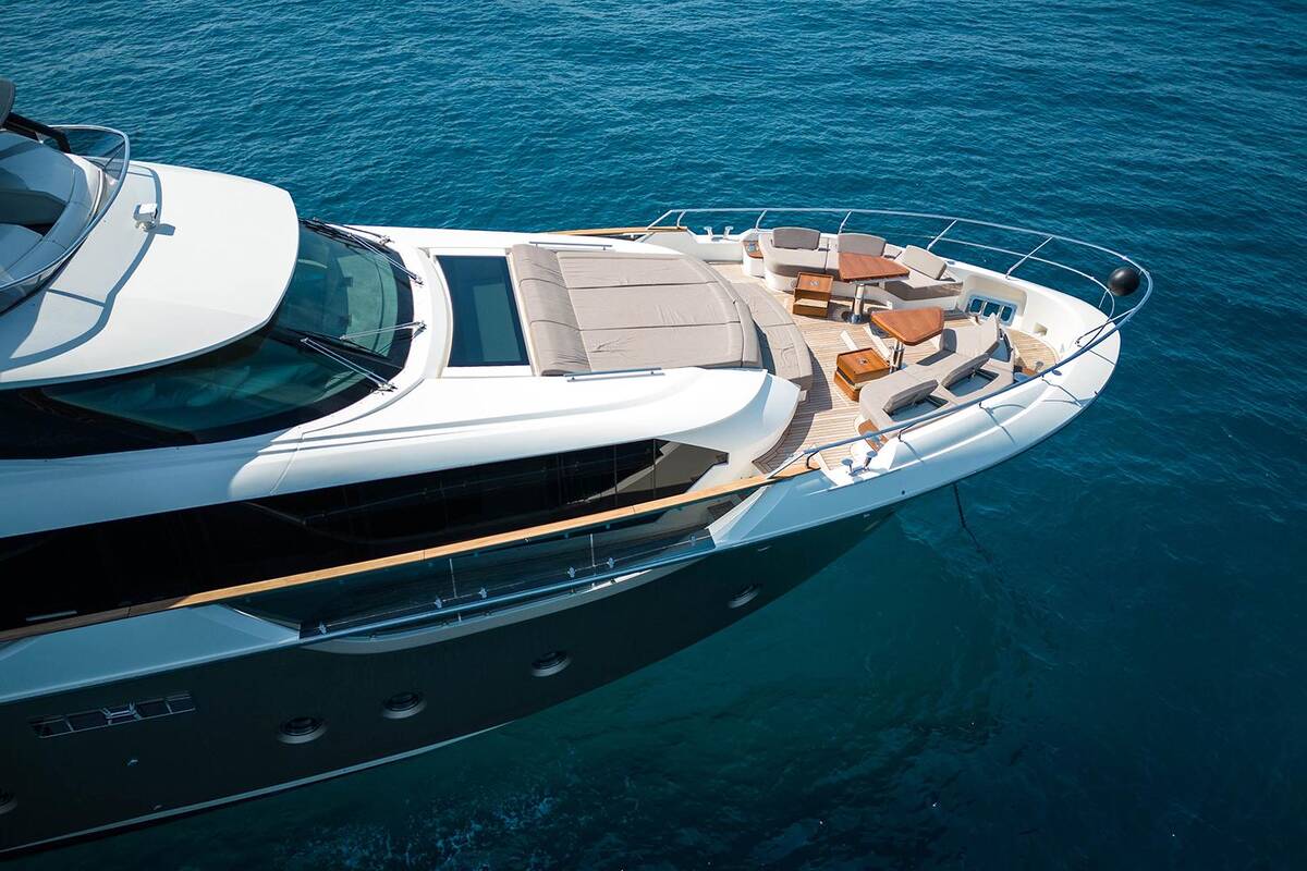 Экстерьер MCY 96 M/Y MIA 2017