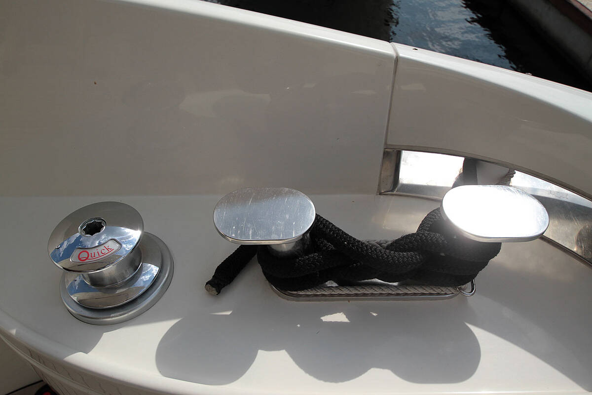 Детали экстерьера Azimut 55 2006