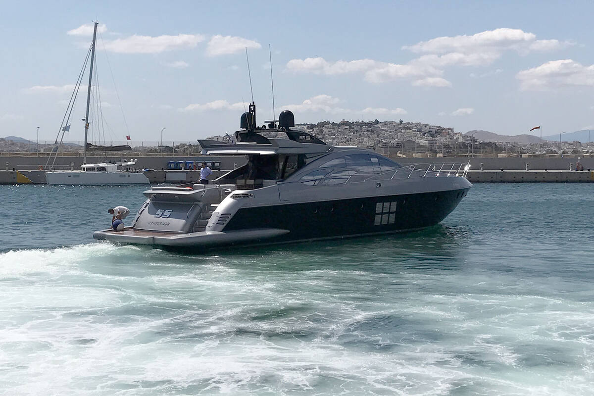 Экстерьер Azimut 86S