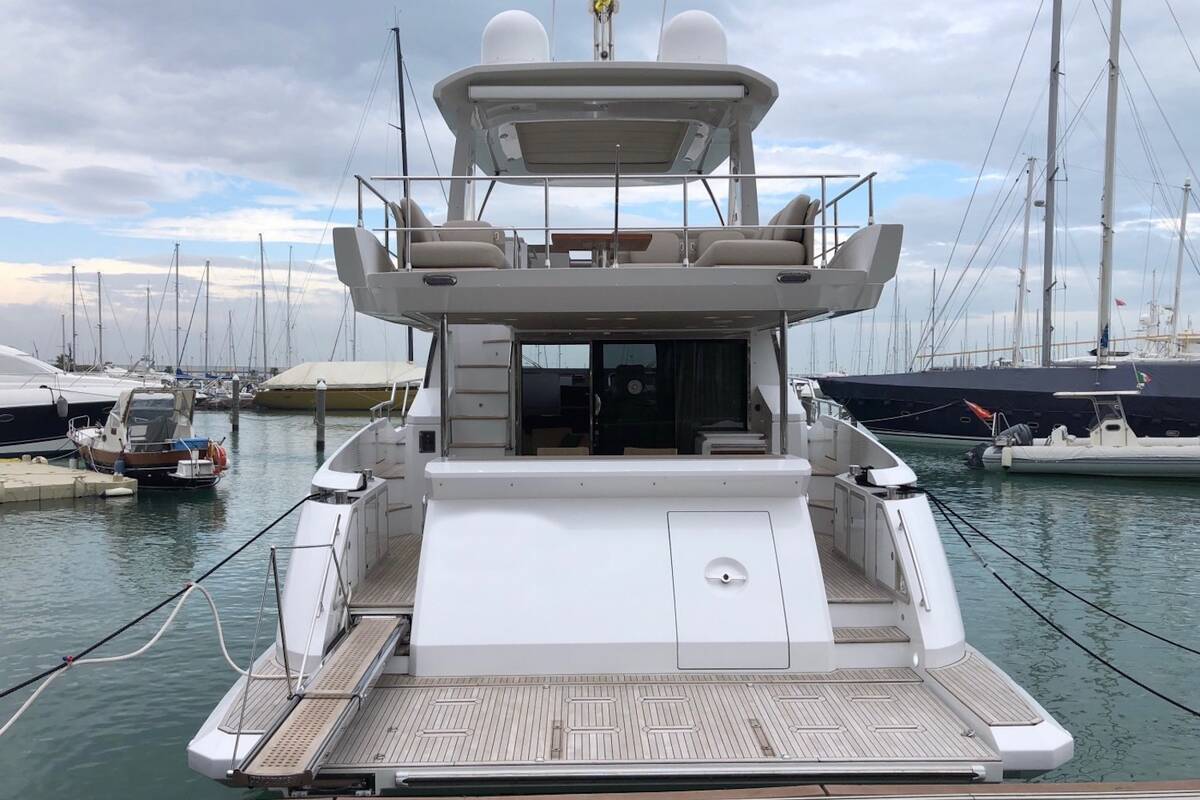 Экстерьер Azimut 66