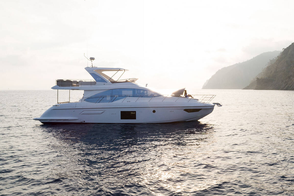 Экстерьер Azimut 55 Fly 2018