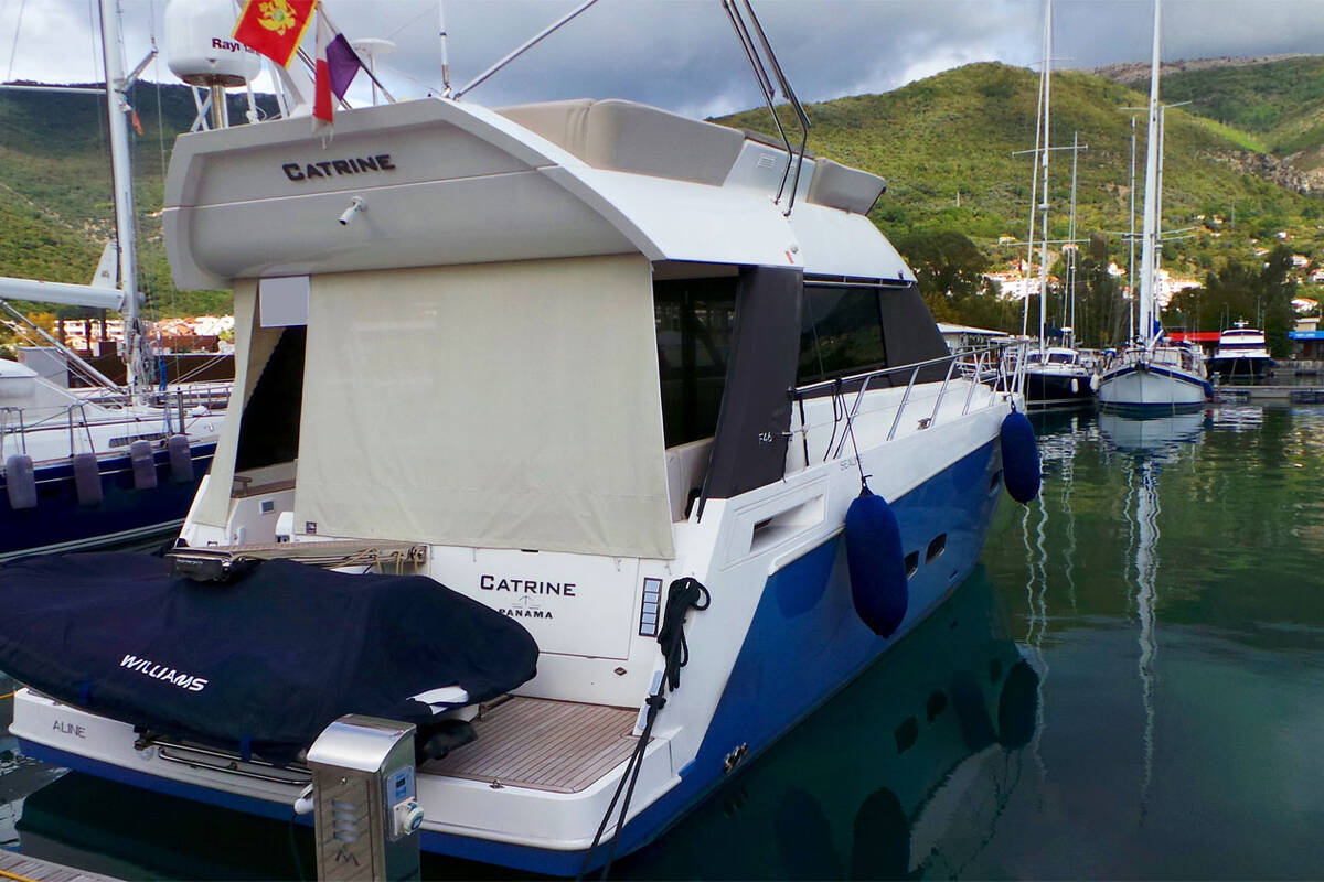 Экстерьер Sealine F46 (2009)