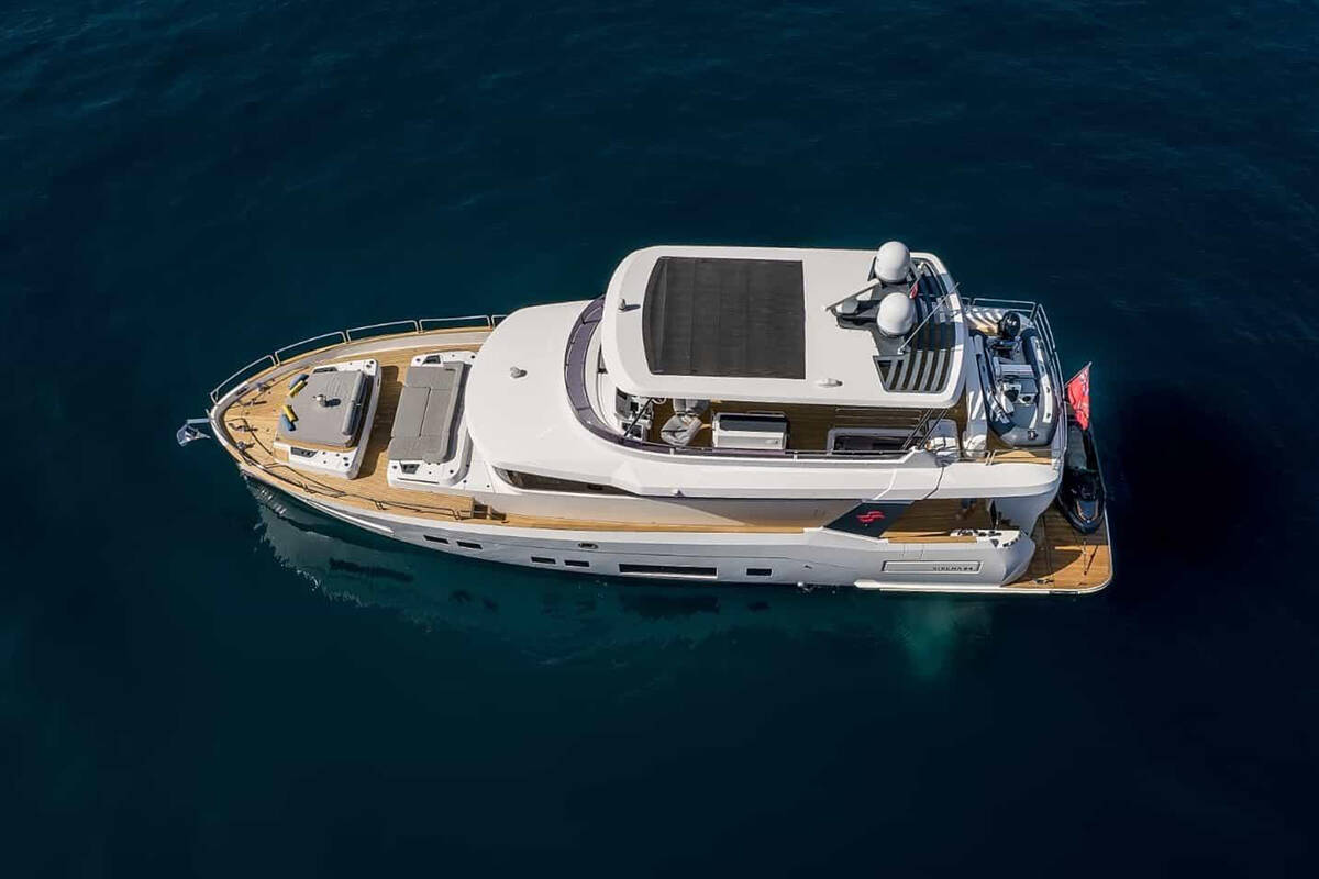 Экстерьер Sirena 64 