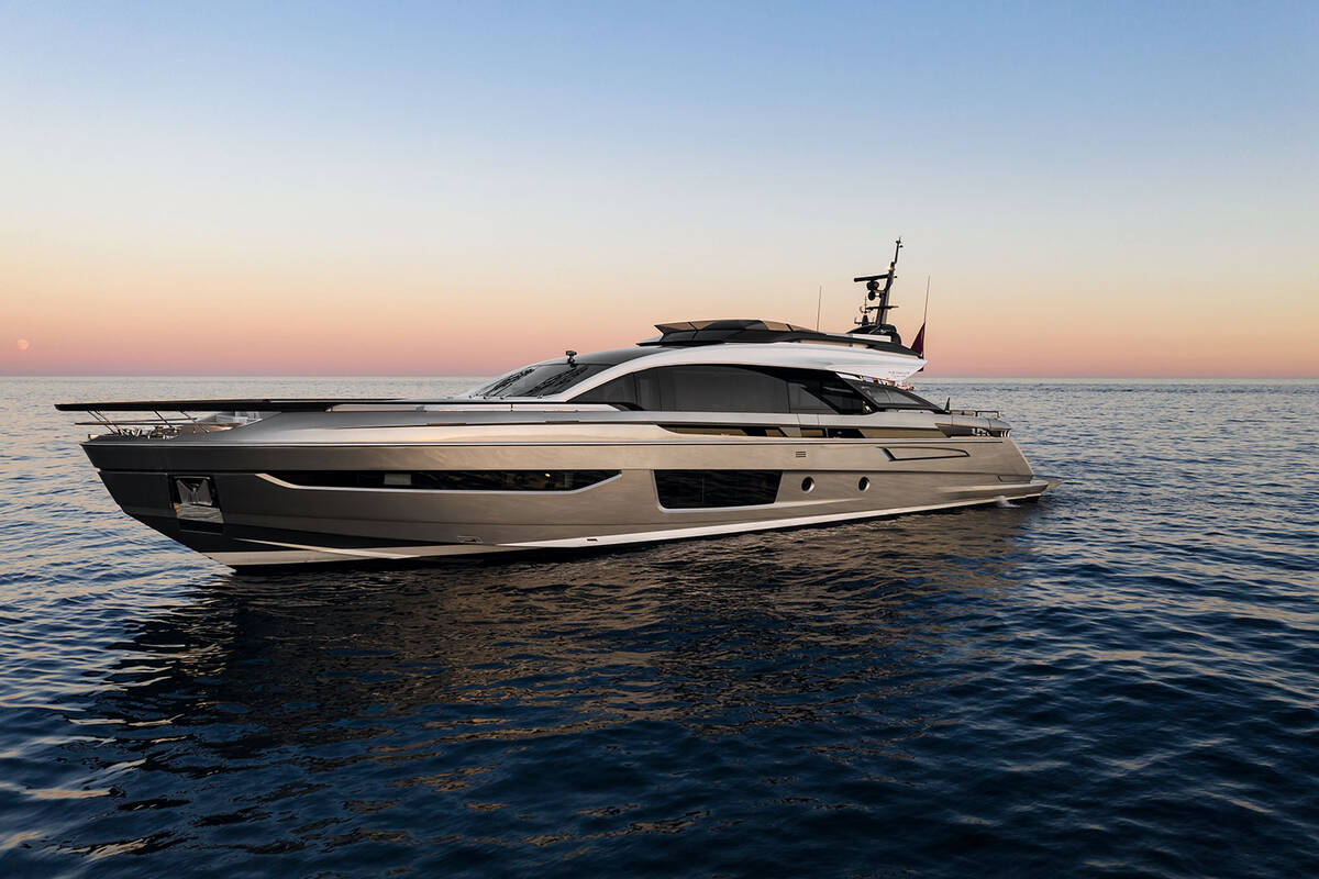 Экстерьер Azimut Grande S10