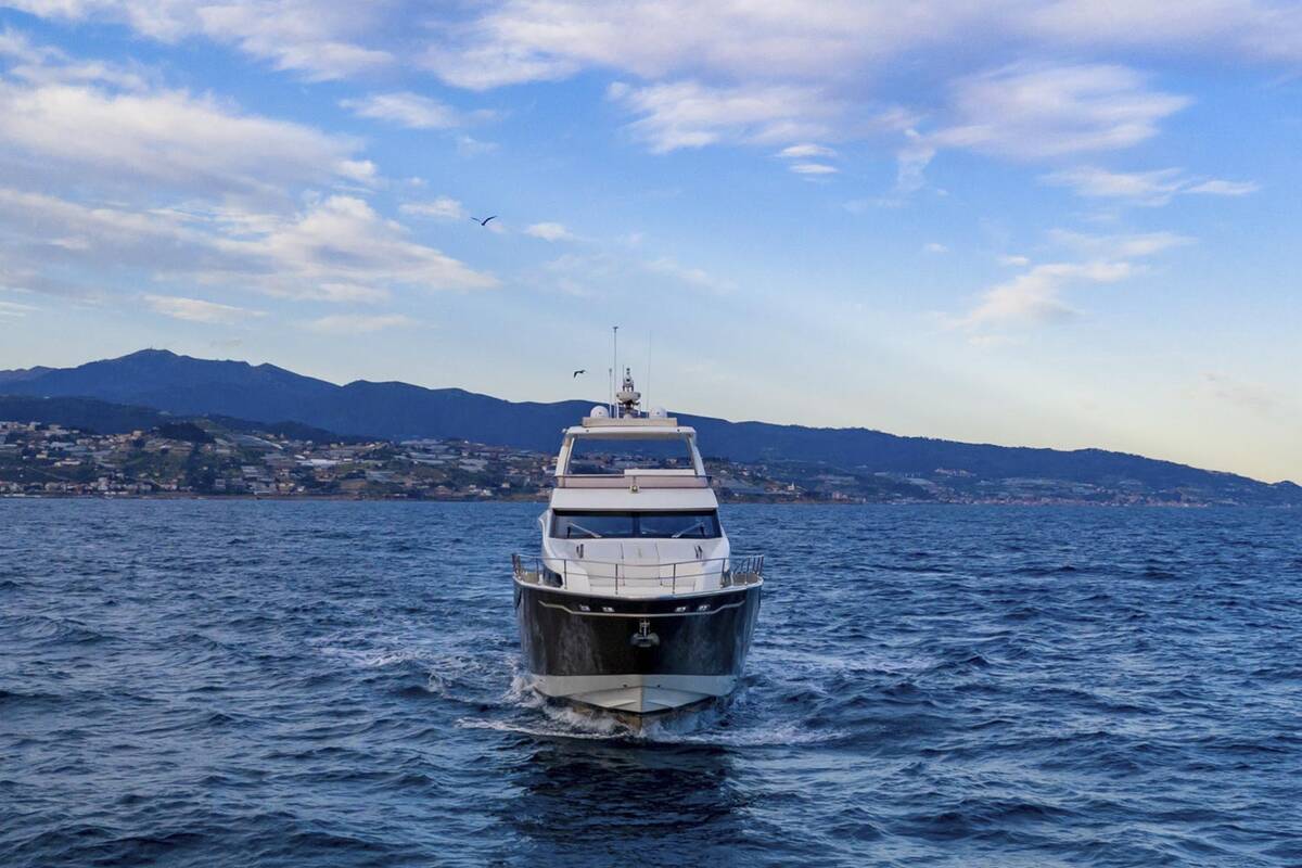 Экстерьер Prestige 750