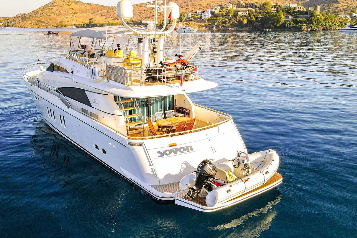 Экстерьер Fairline Squadron 74 M/Y "SEVEN"