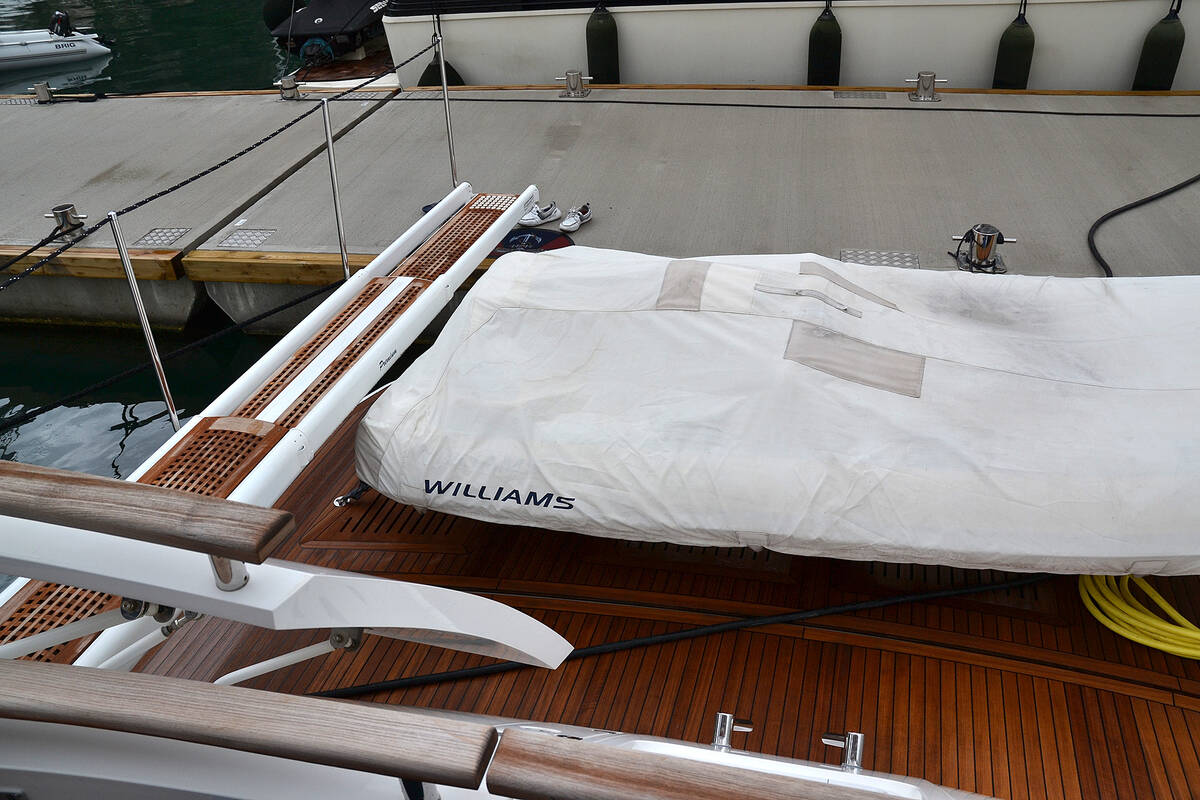 Плавательная платформа Fairline Squadron 78 (2011)