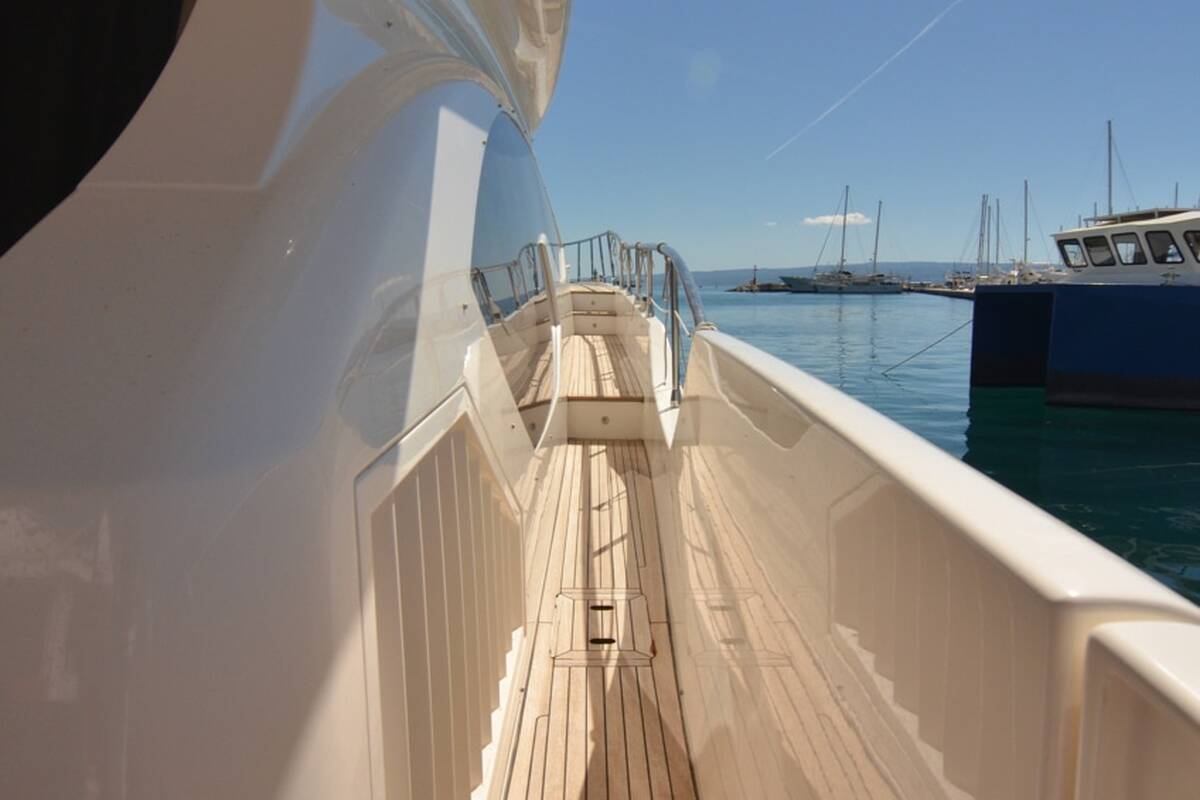 Экстерьер Azimut 70 2009