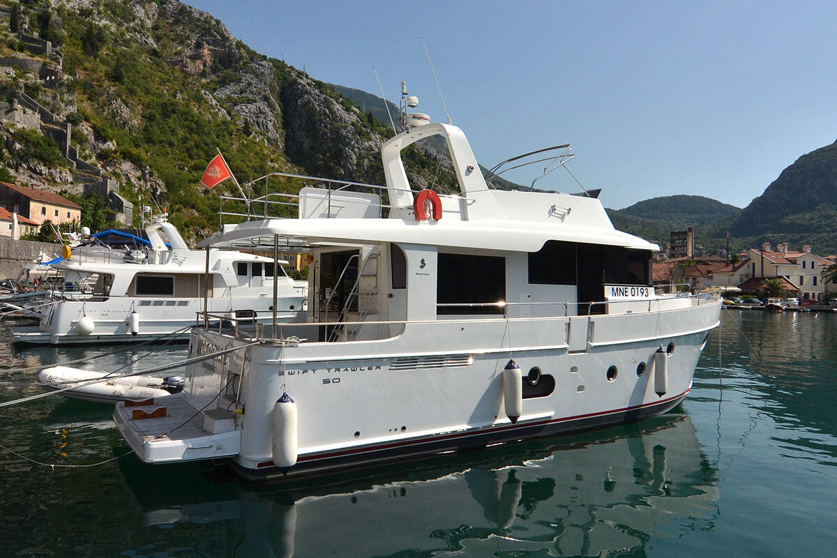 Экстерьер Beneteau Swift Trawler 50, 2014