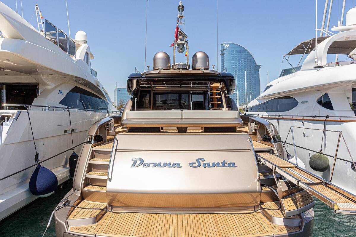 Экcтерьер Riva 88 Domino Super <br/> M/Y "Donna Santa" 2016
