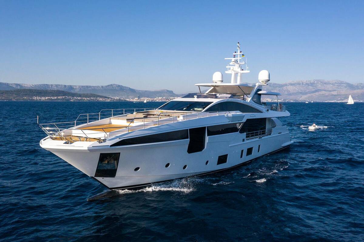 Azimut Grande 35 METRI M/Y IRYNA 2019