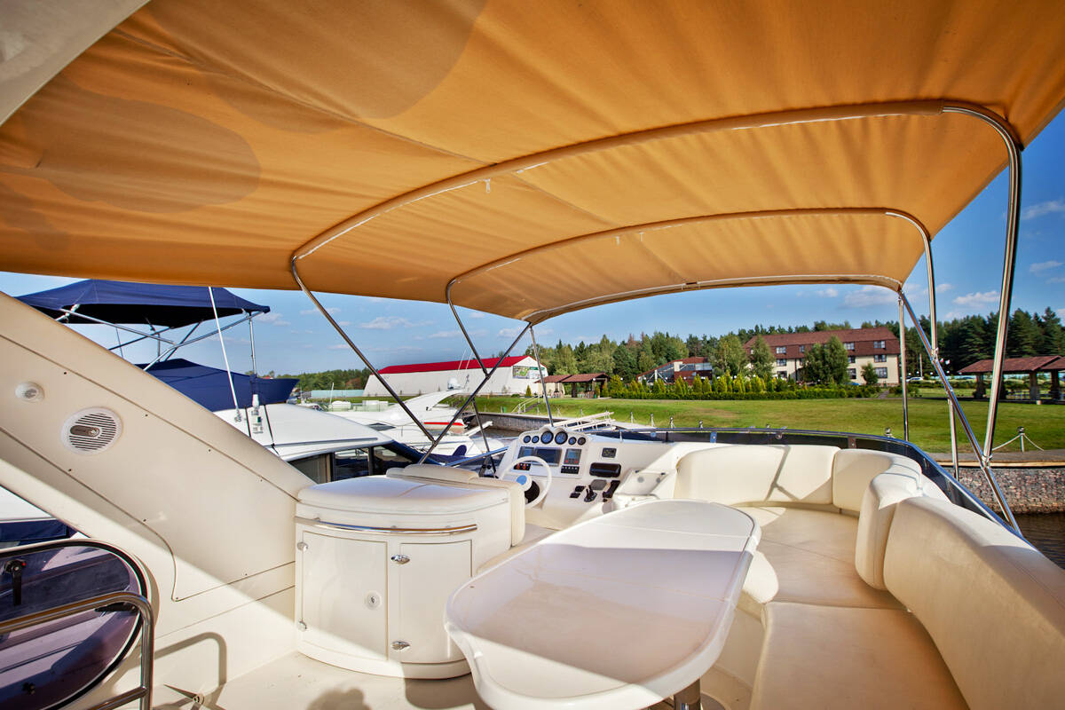 Флайбридж (с тентом). Экстерьер Azimut 50 - 2004