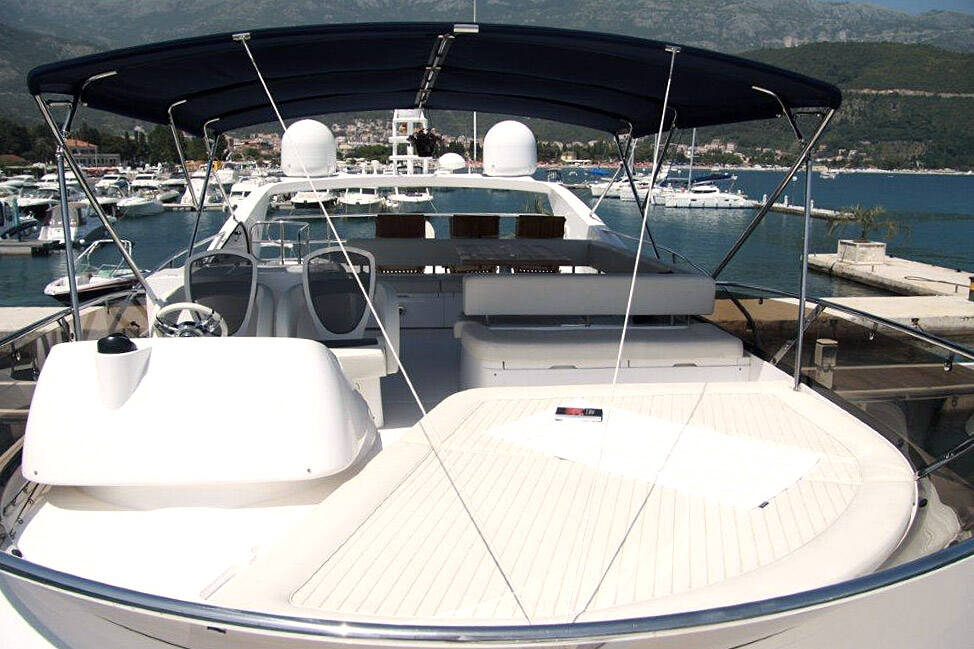 Флайбридж Sunseeker Manhattan 70