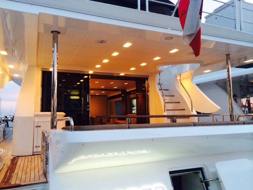 Экстерьер Azimut 84, 2015
