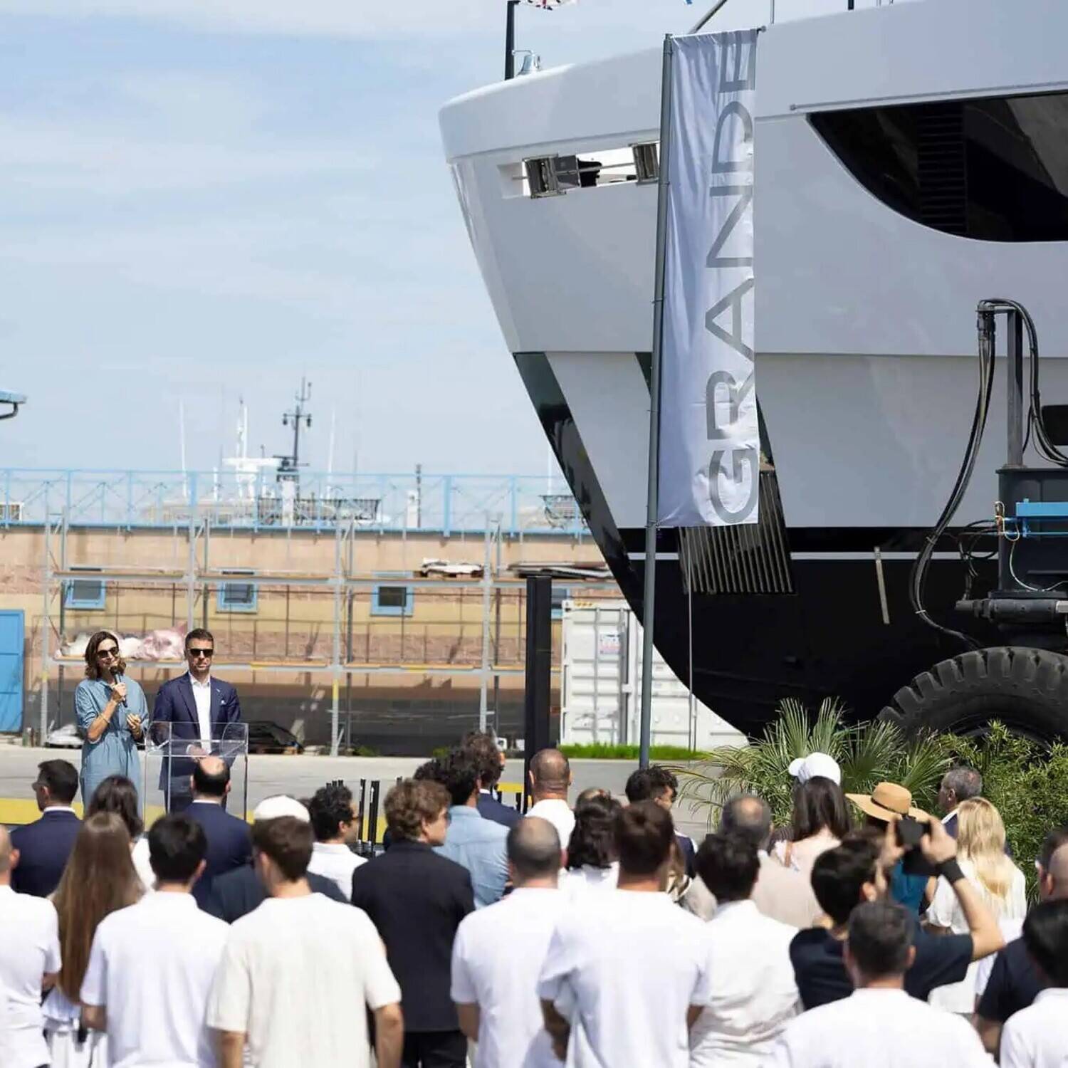 Флагман Azimut Grande 44M: новый взгляд на современную суперъяхту