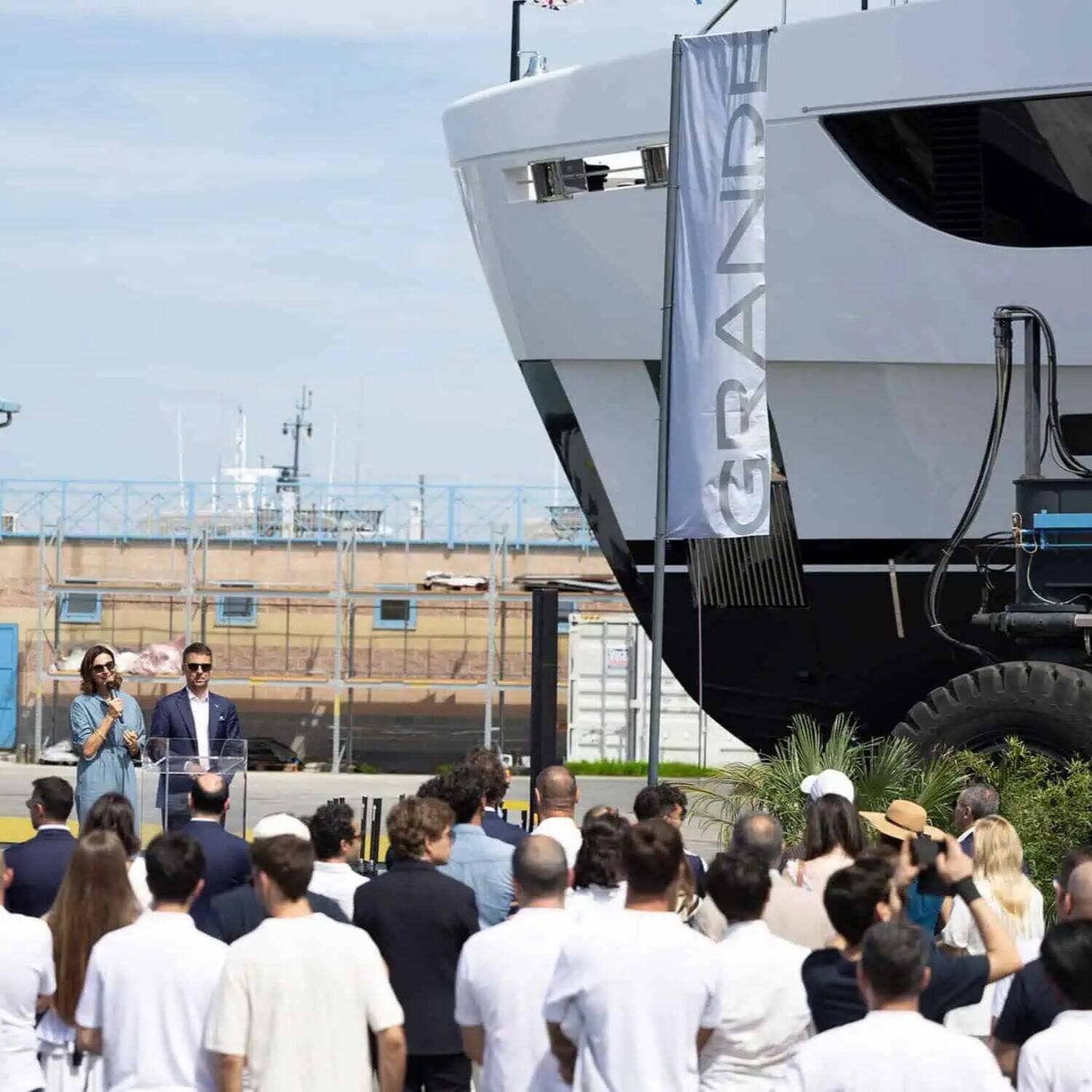 Флагман Azimut Grande 44M: новый взгляд на современную суперъяхту