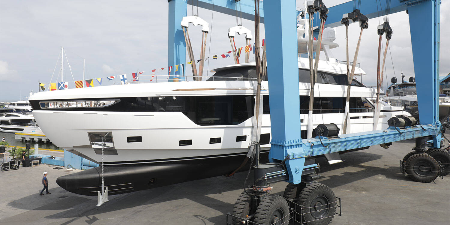 Двадцать шестой Azimut Grande Trideck спущен на воду