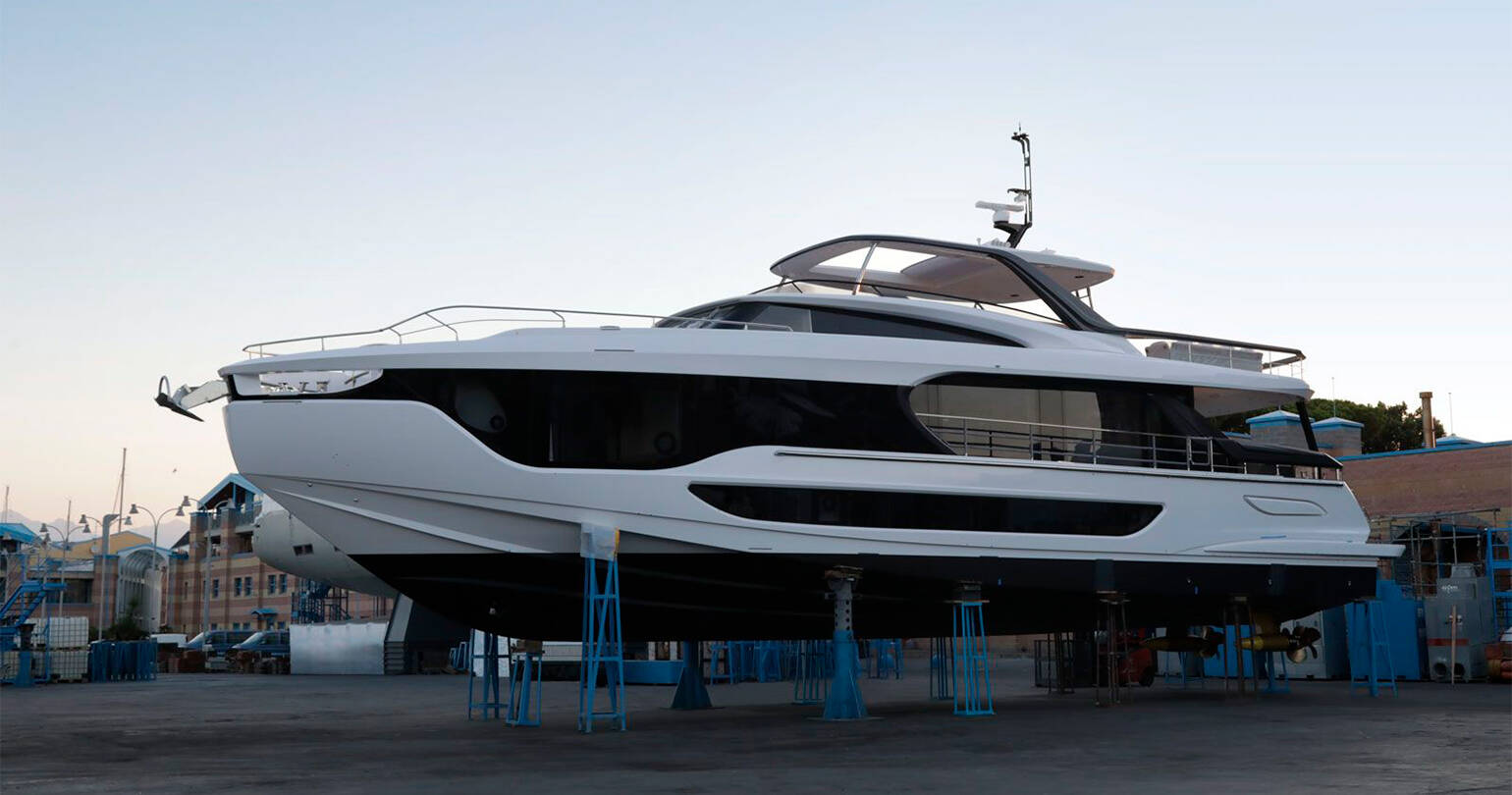 Azimut Yachts спустили на воду новую Grande 26 Metri