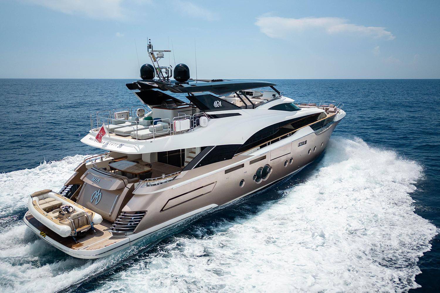 Monte Carlo Yachts 96 