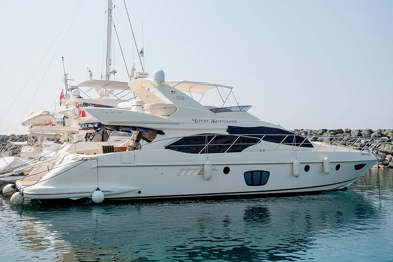 Azimut 62