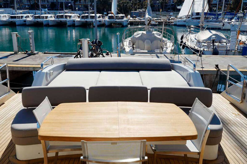 Кокпит Azimut 86S