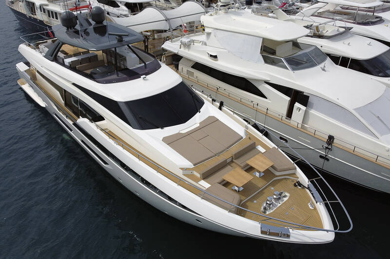 Экстерьер Ferretti 920