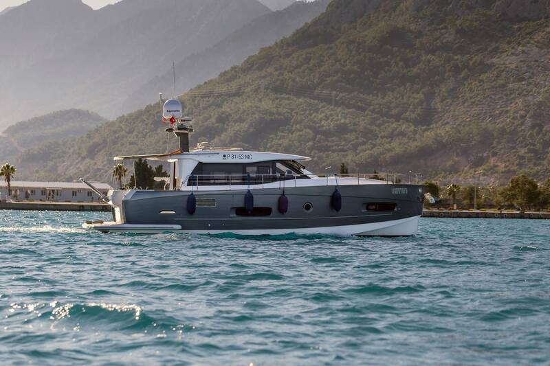 Экстерьер Azimut Magellano 43 HT, 1