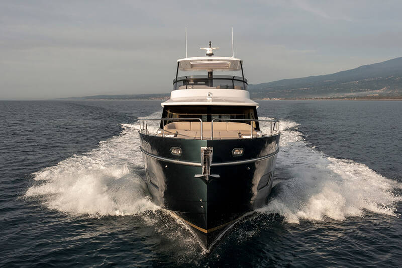 Экстерьер Magellano 60