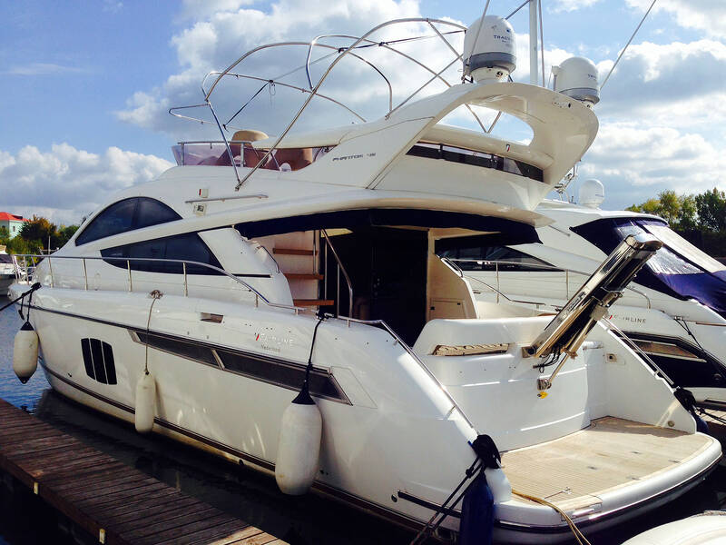 Экстерьер Fairline Phantom 48