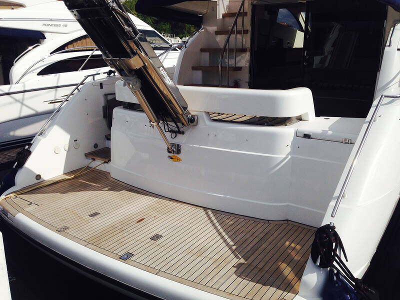 Экстерьер Fairline Phantom 48