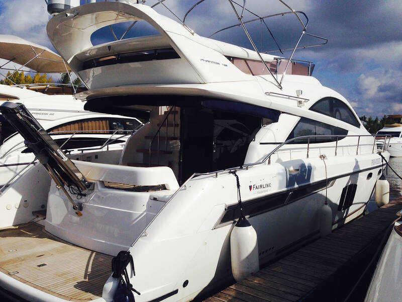 Экстерьер Fairline Phantom 48