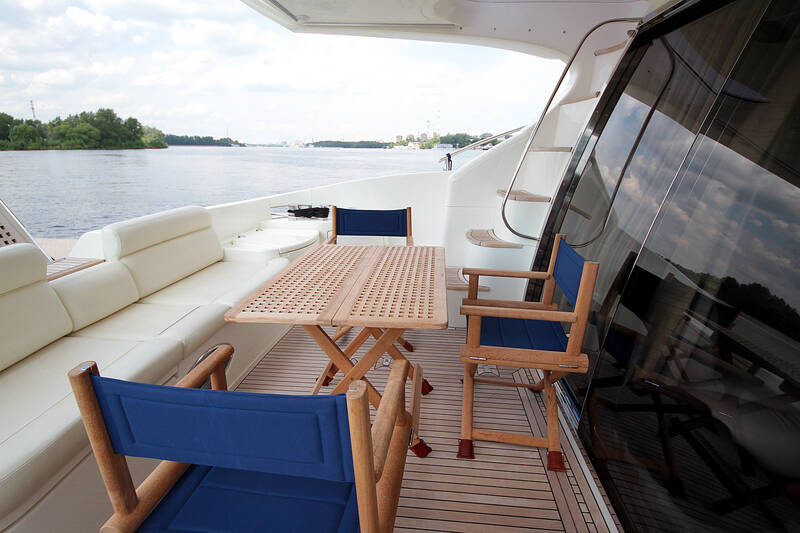 Кокпит Azimut 55 2006