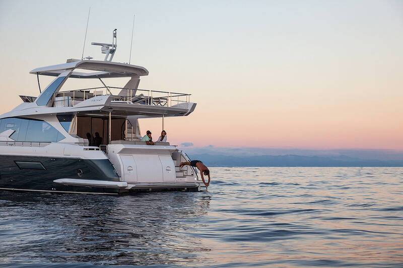 Экстерьер Azimut Fly 72