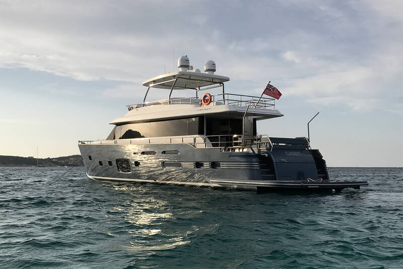 Экстерьер Azimut Magellano 76 M/Y CADET