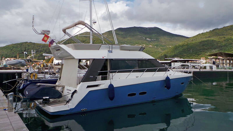 Экстерьер Sealine F46 (2009)