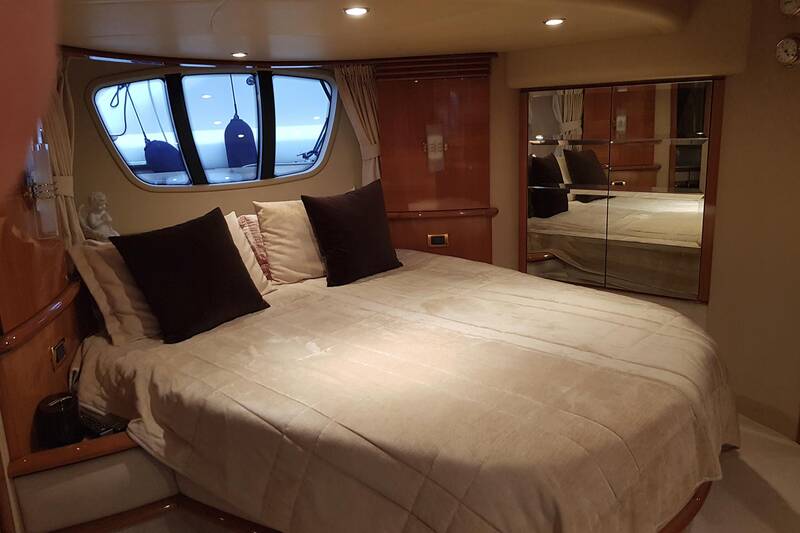 Мастер каюта Azimut 62
