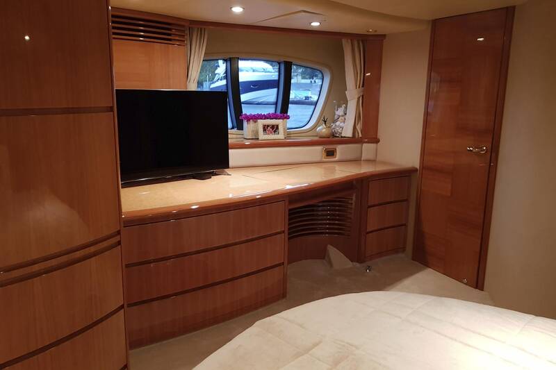 Мастер каюта Azimut 62