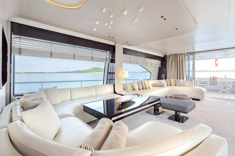Версия планировки салона на главной палубе "Lounge"