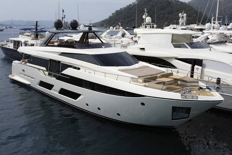 Экстерьер Ferretti 920