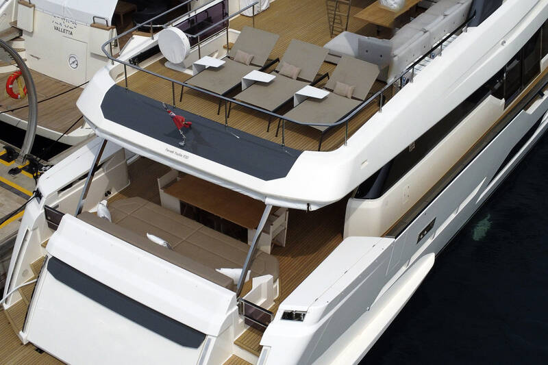 Экстерьер Ferretti 920