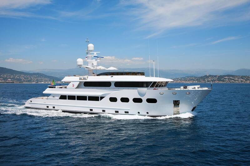 Экстерьер Eurocraft 44M Explorer<br/>M/Y BARON TRENCK 2011 
