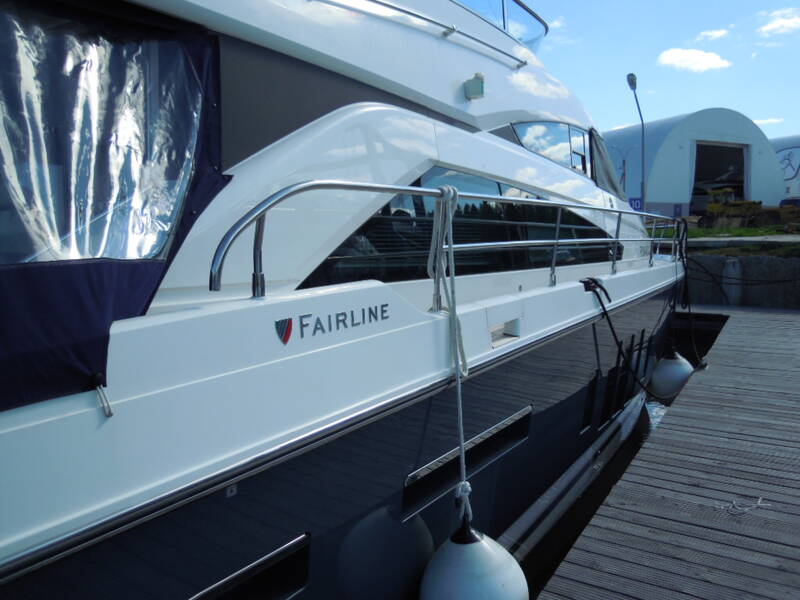 Экстерьер Fairline Squadron 58 2011