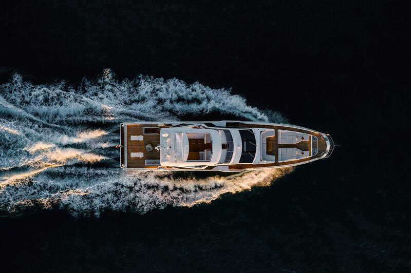 Экстерьер Azimut Grande 32 METRI