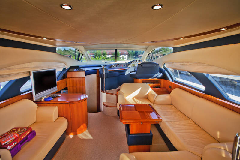 Салон. Интерьер Azimut 50 - 2004