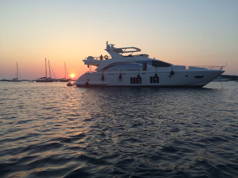 Экстерьер Azimut 84, 2015