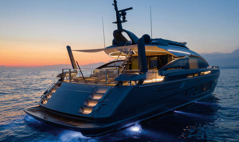 Экстерьер Azimut Grande S10